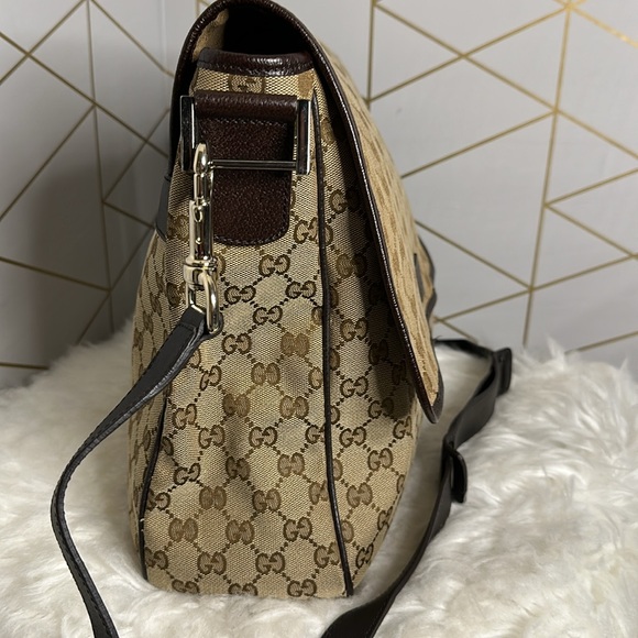 💯Authentic Gucci Canvas Messenger Bag🍀 - Picture 9 of 17